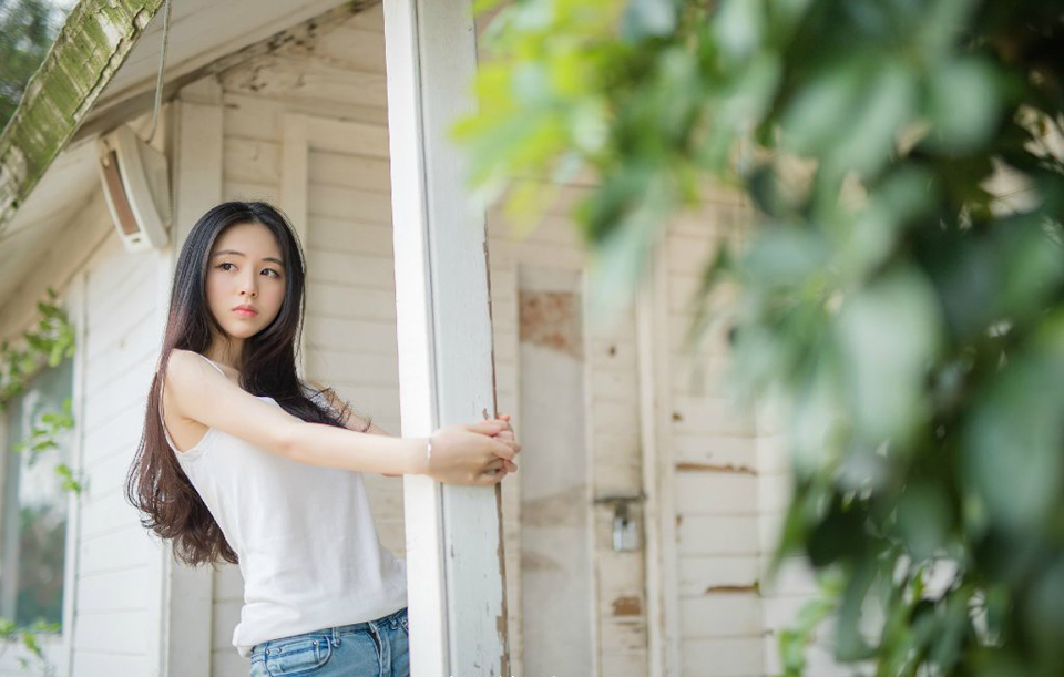 朋友之间很少谈论未来，但是未来他们往往还在一起；恋人之间总是在谈论未来，但往往没有未来。
